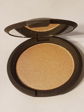 Load image into Gallery viewer, BECCA Shimmering Skin Perfector Pressed powder